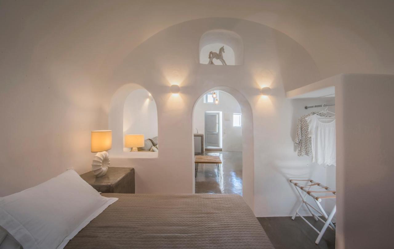 Aqua Serenity Luxury Suites Santorini Foinikia  Bagian luar foto