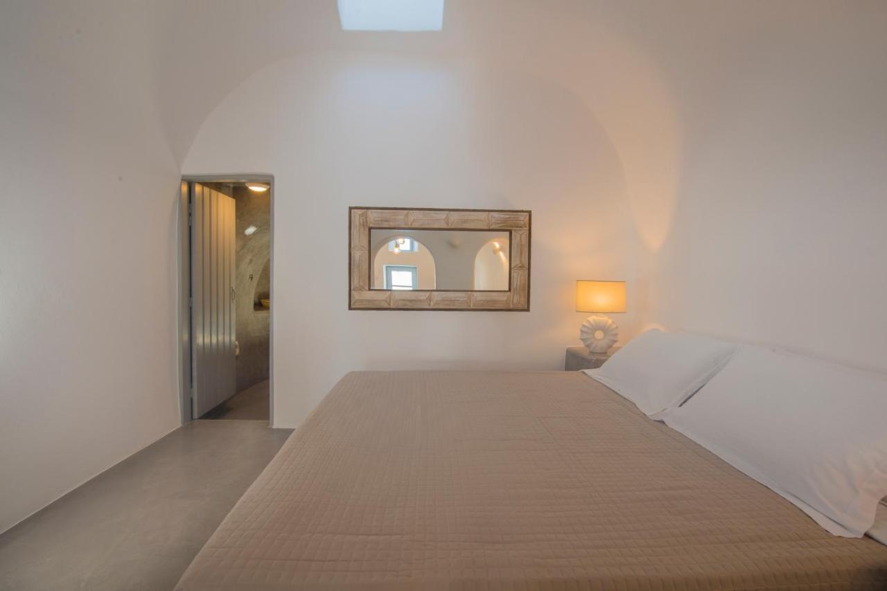 Aqua Serenity Luxury Suites Santorini Foinikia  Bagian luar foto