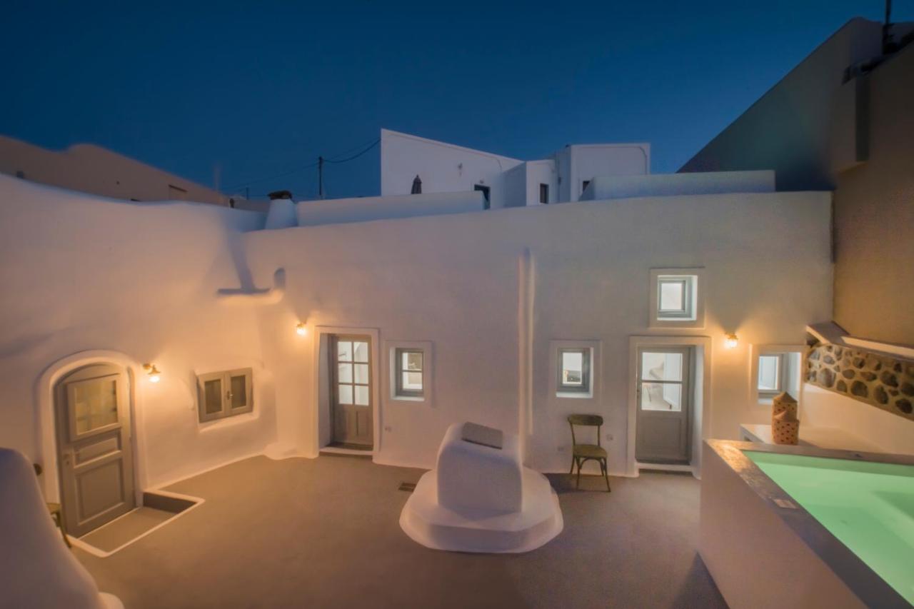 Aqua Serenity Luxury Suites Santorini Foinikia  Bagian luar foto